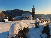 Miragoli con Monte Castello (1089 m), innevati e baciati dal sole-22nov25 - FOTOGALLERY